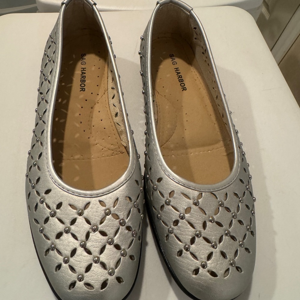Like New Sag Harbor Women's Silver with gold balls Flats size 8 shoes